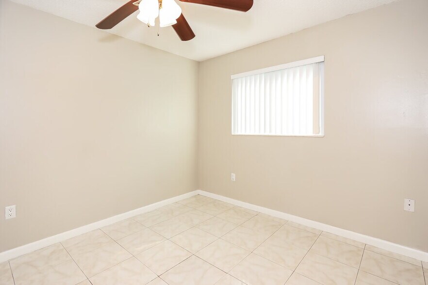 Building Photo - 9521 NW 25th St