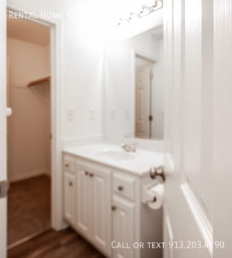 Building Photo - 5904 Perry-