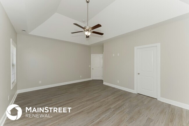 Building Photo - 3024 Honeysuckle Dr