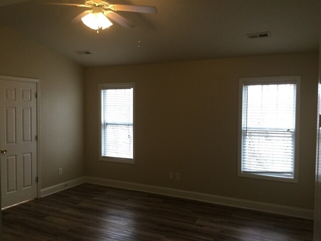 Building Photo - 9815 Waltham Ct