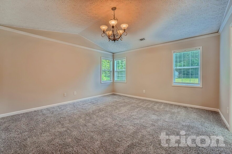 Building Photo - 4031 Daylily Way