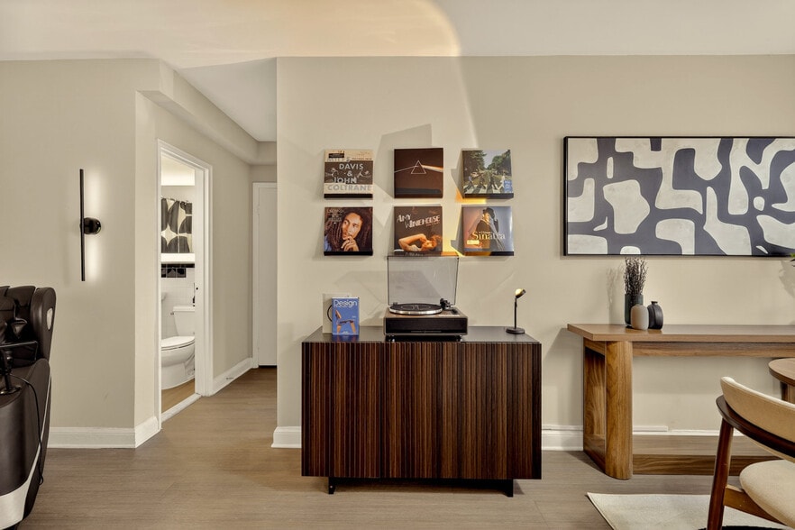 Building Photo - 1500 Arlington Blvd