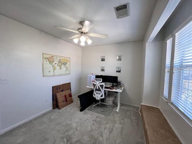 Building Photo - Luxury Living in North Austin / Condominium / Gated Community / 3 bedrooms / 2 car garage