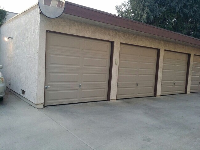 Building Photo - 353 N Colorado Pl