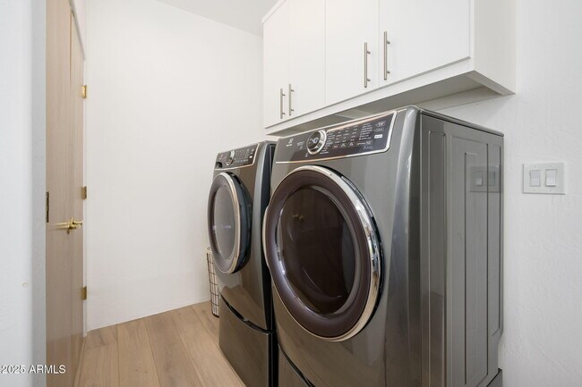 Building Photo - 25810 N Abajo Dr