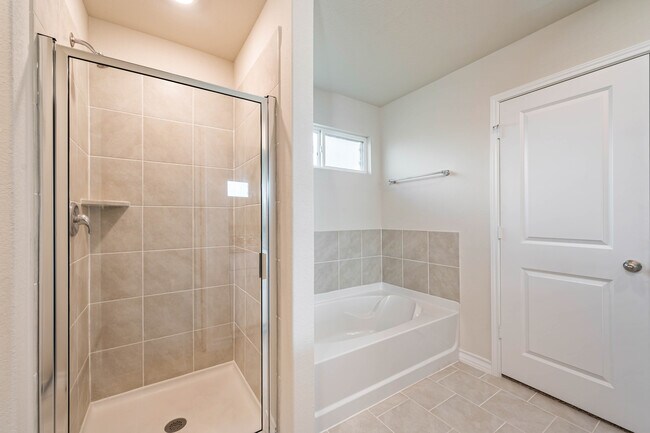 Building Photo - 22607 Green Jacket