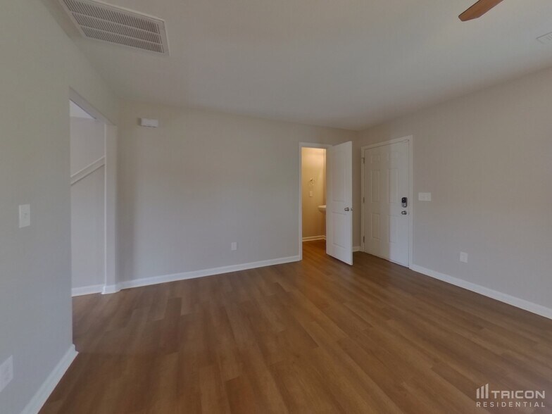 Building Photo - 657 Switchback Ct