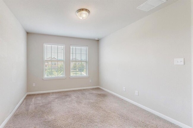 Building Photo - 2908 Harvester Ln