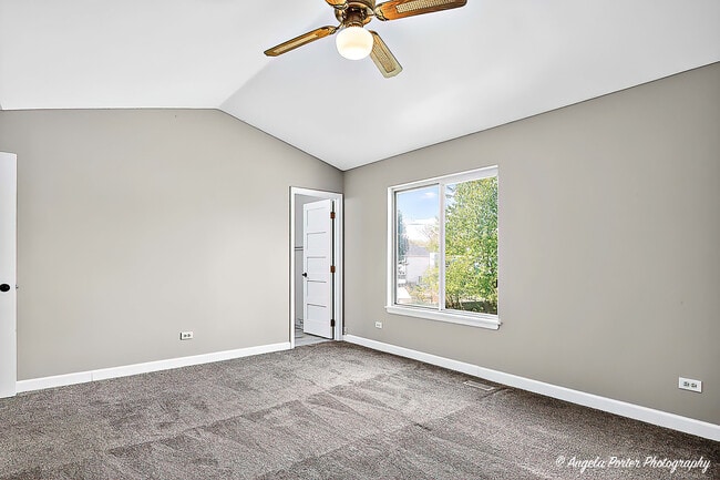 Building Photo - 1161 Hampton Ln