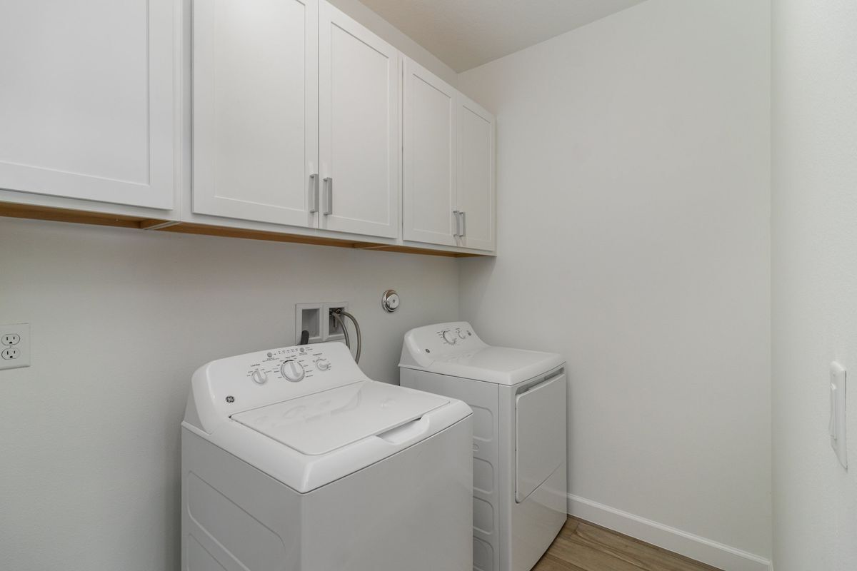 Building Photo - 699 Veridian Cir NW