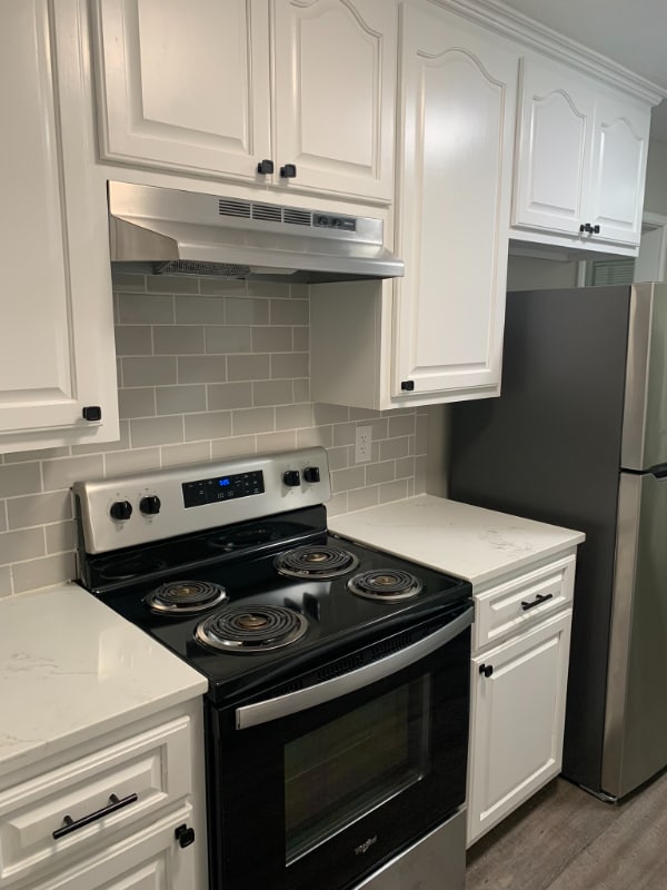 Building Photo - 651 Sarver Ave