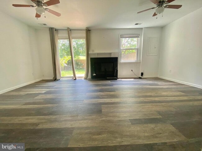 Building Photo - 7351 Crestleigh Cir