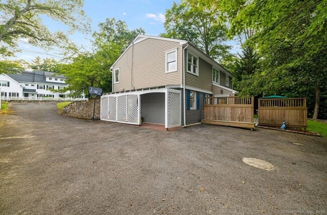 Building Photo - 412 Main St