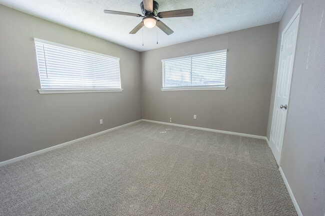 Building Photo - 17411 Strack Dr E