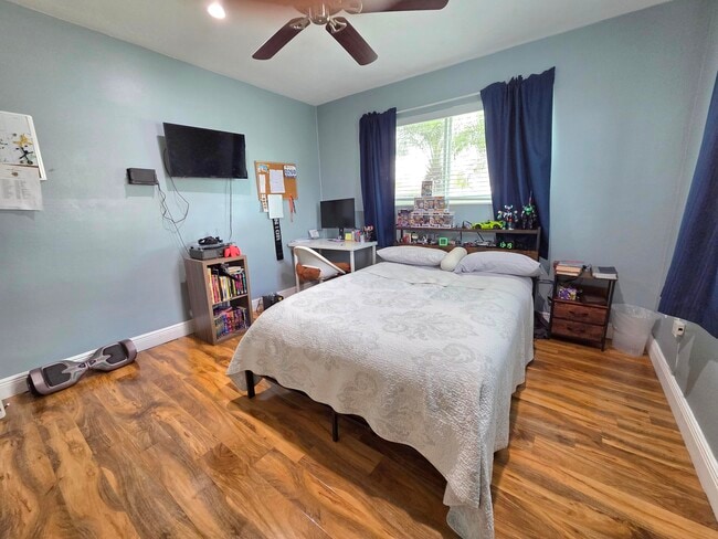 Building Photo - 8730 NW 17th Ct