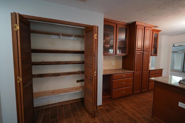 Building Photo - 1309 Domingo Dr