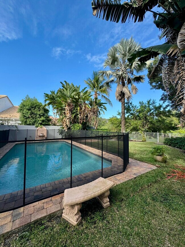 Building Photo - 10366 Buena Ventura Dr