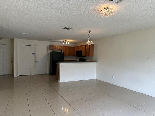 Building Photo - 12640 Somerset Oaks St