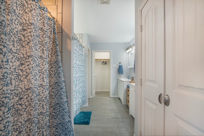 Building Photo - 958 E Allen Ave