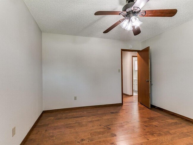 Building Photo - 4721 Persimmon Ct