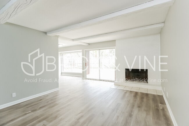 Building Photo - 403 George L Cross Ct