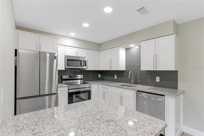 Building Photo - 1022 Norwood Dr