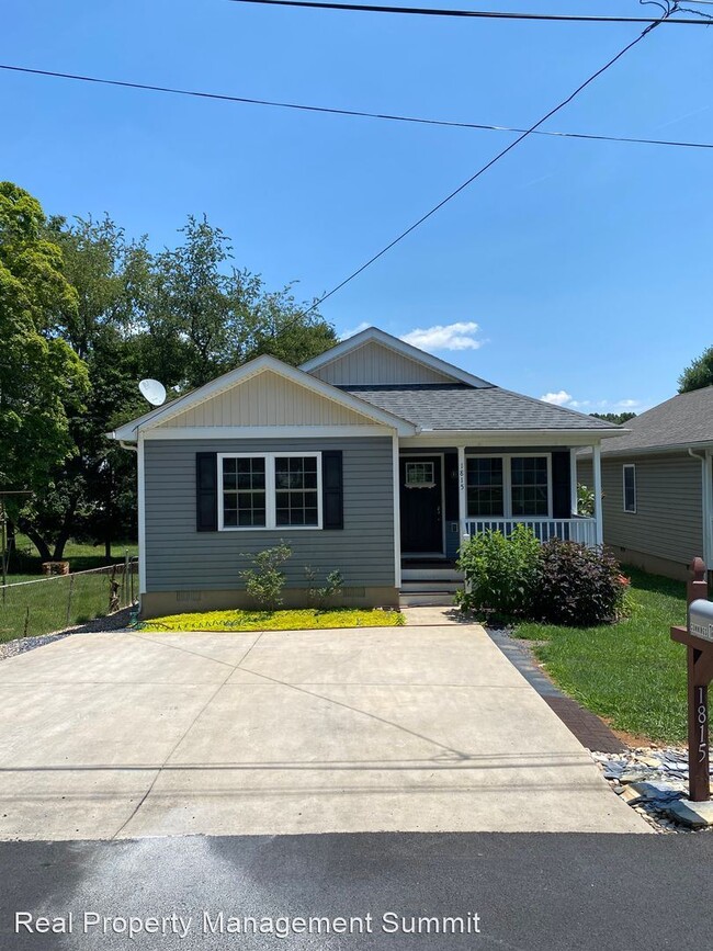 Primary Photo - 3 br, 2 bath House - 1815 Orchard Lane