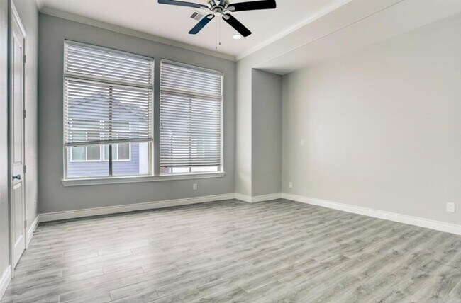 Building Photo - 8907 Spring Knoll Forest Dr