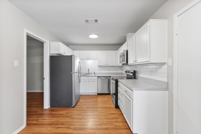 Building Photo - 1208 Hillyer St