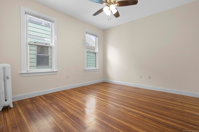 Building Photo - 180 Peck Ave