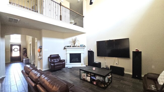 Building Photo - 18514 Gardens End Ln