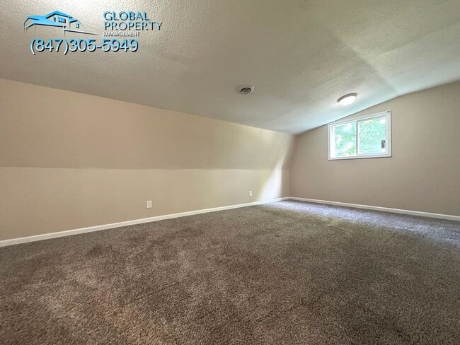 Building Photo - 5 Bedroom Home For Rent in Kankakee