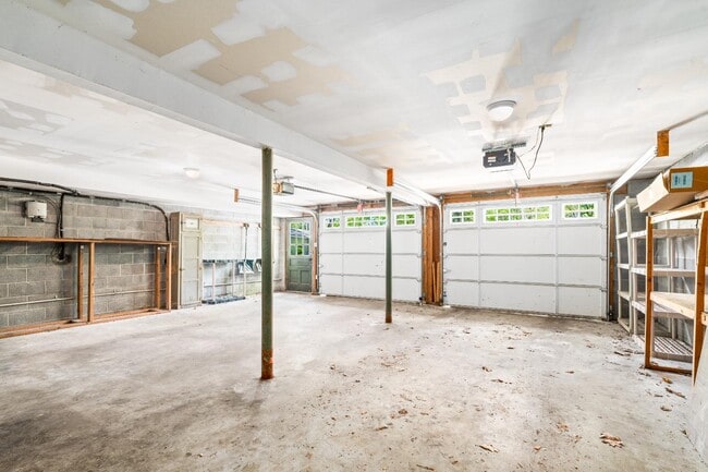 Building Photo - 5518 Woodlyn Rd