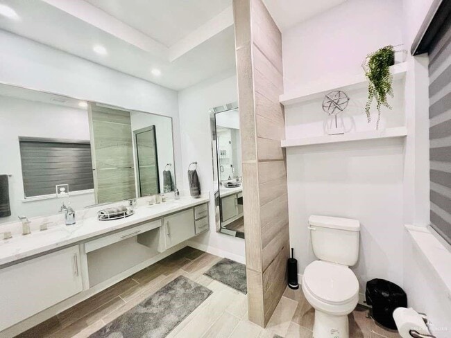 Building Photo - 27 Fir Ave