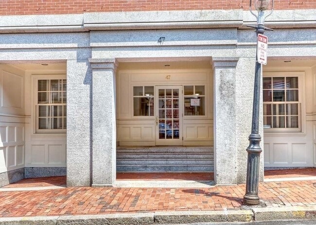 Building Photo - 47 Harvard St