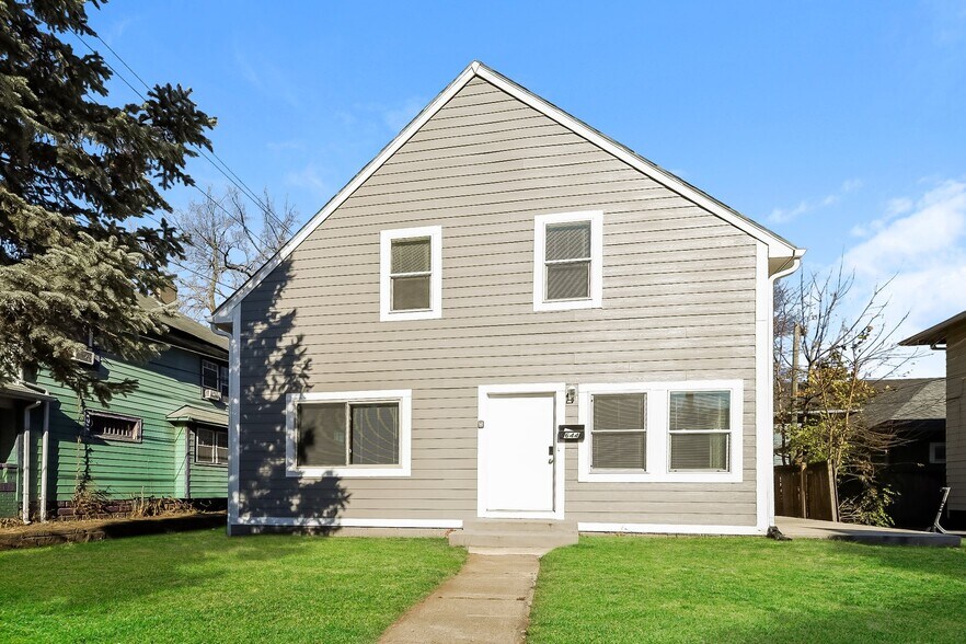 Building Photo - 644 E 34th St