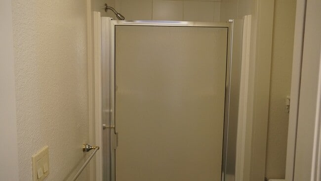 Building Photo - Charming 2 bedroom 2 bathroom home in the pocket area of Sacramento!