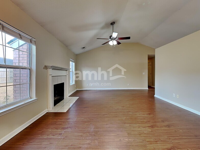 Building Photo - 3 Mallorys Ct