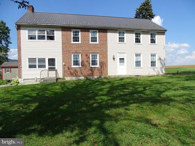 Building Photo - 1410 Gillan Dr
