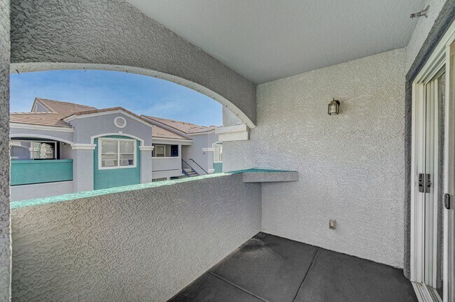 Building Photo - LOCATION! LOCATION! LOCATION! Move-in ready 2-bedroom condo in Centennial Hills!