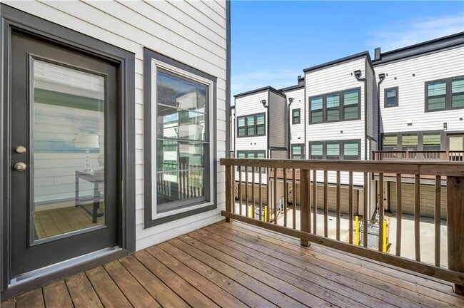 Building Photo - 552 Ember Ln NW