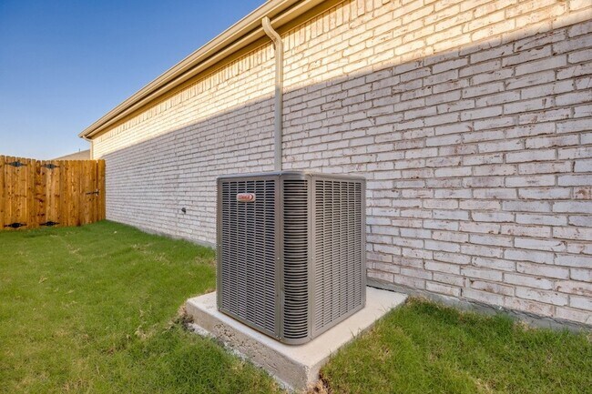 Building Photo - 3433 Marie Dr