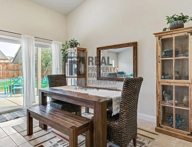 Building Photo - 9312 Woodbrook Dr