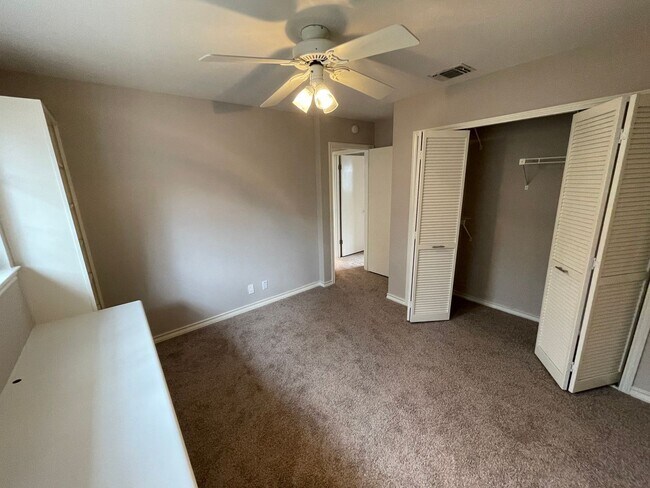Building Photo - 3 br, 2 bath House - 1714 Eagle Point