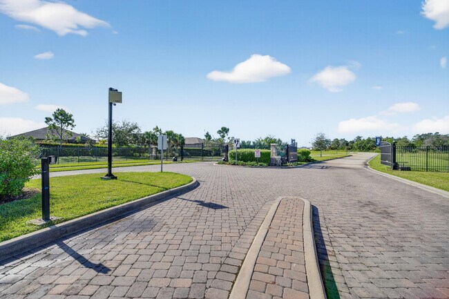 Building Photo - 6580 Canterbridge Dr