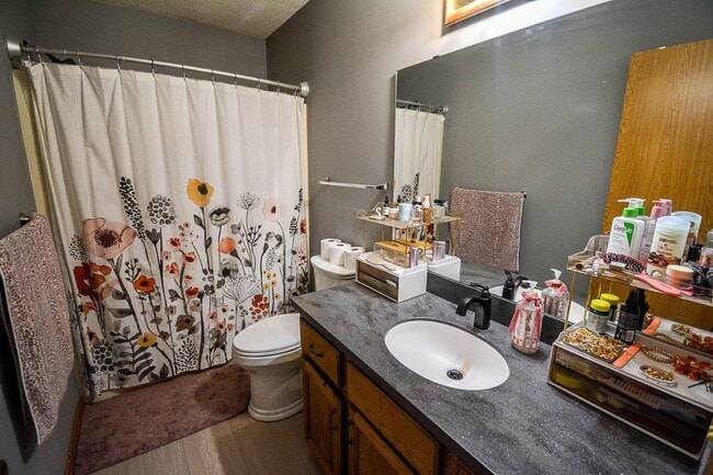 Building Photo - Bright 4BR on Corner Lot in SW Rochester