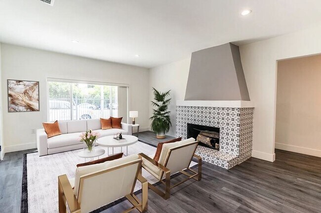 Building Photo - Oxnard Four, LLC