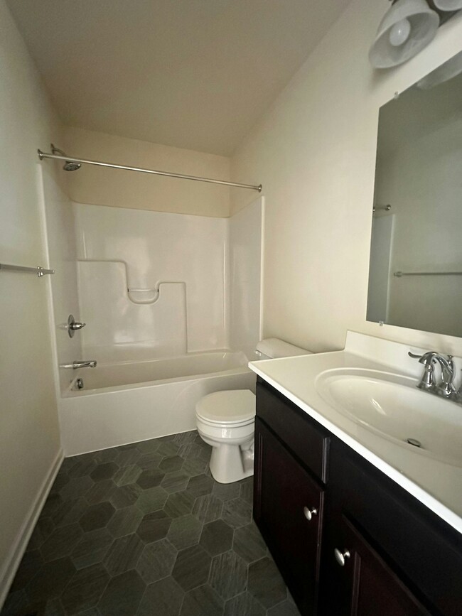 Building Photo - 123 High Pointe Dr