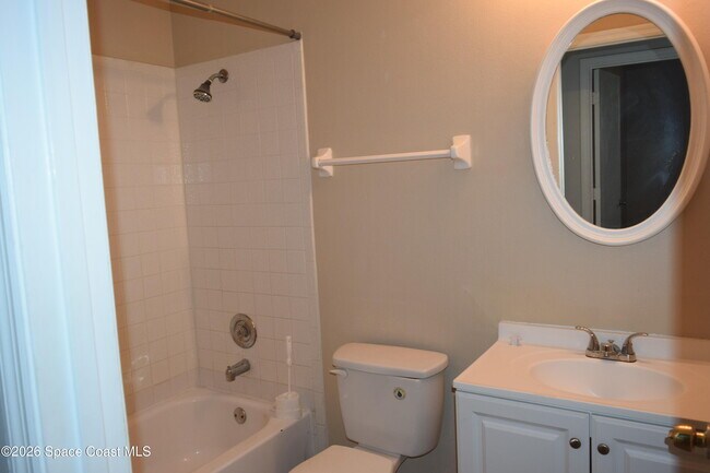 Building Photo - 213 Abello Rd SE