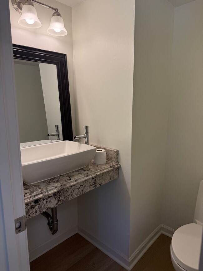Building Photo - Lexington - Commercial Property
